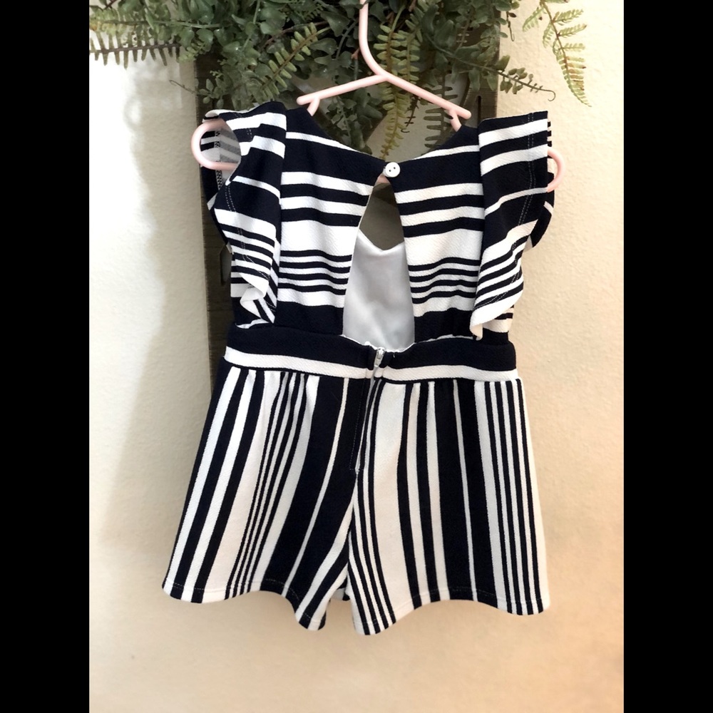 Jumper - Picture 2 of 2